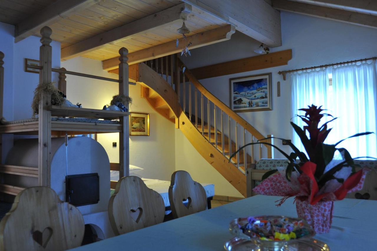Albergo Garni' Laura Baselga di Pinè Eksteriør billede
