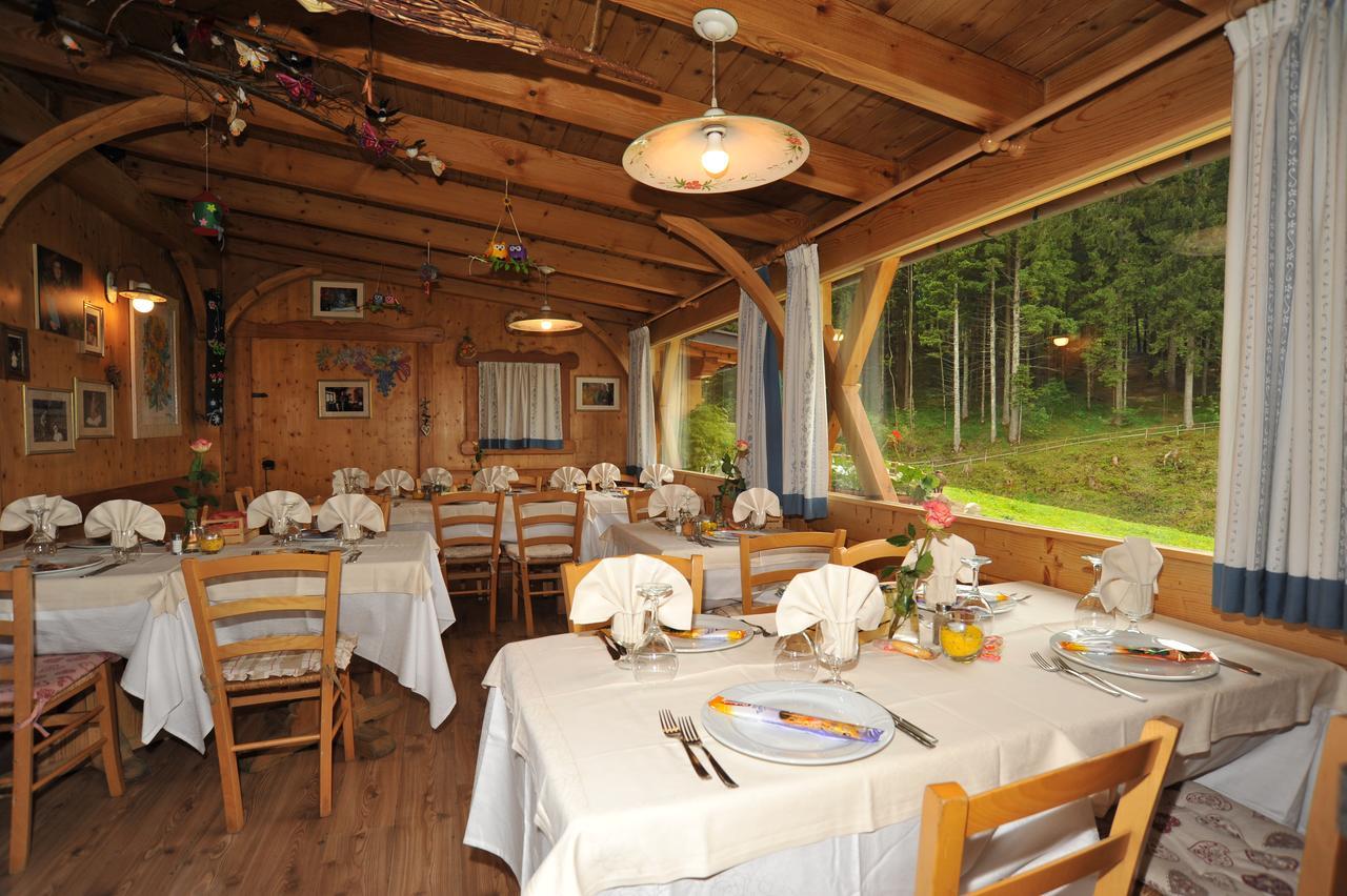 Albergo Garni' Laura Baselga di Pinè Eksteriør billede